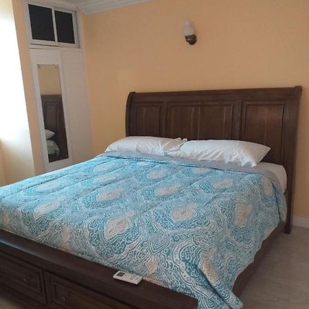 Rooms By The Pool Kingston Luaran gambar