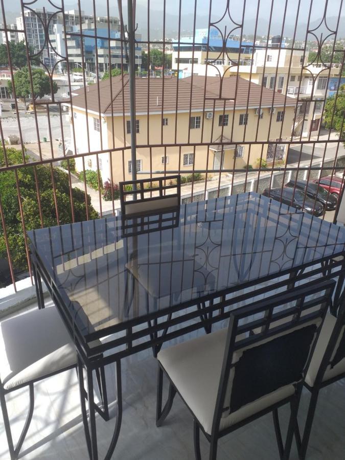 Rooms By The Pool Kingston Luaran gambar