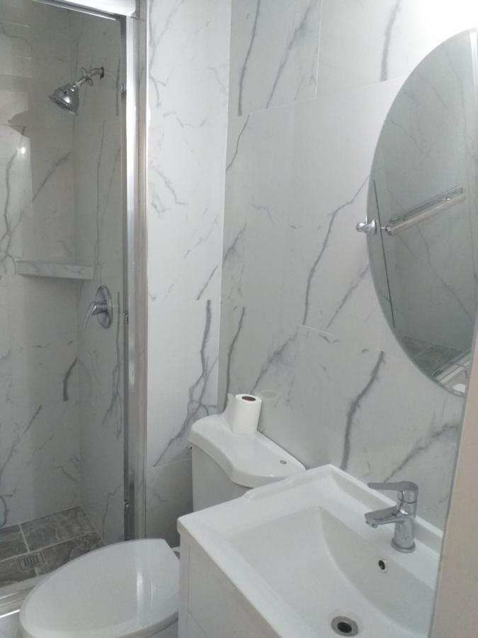 Rooms By The Pool Kingston Luaran gambar
